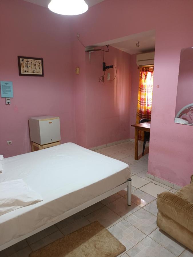 Hotel Badinca Alojamento Low Cost In Bissau Avenida Francisco Mendes Екстер'єр фото
