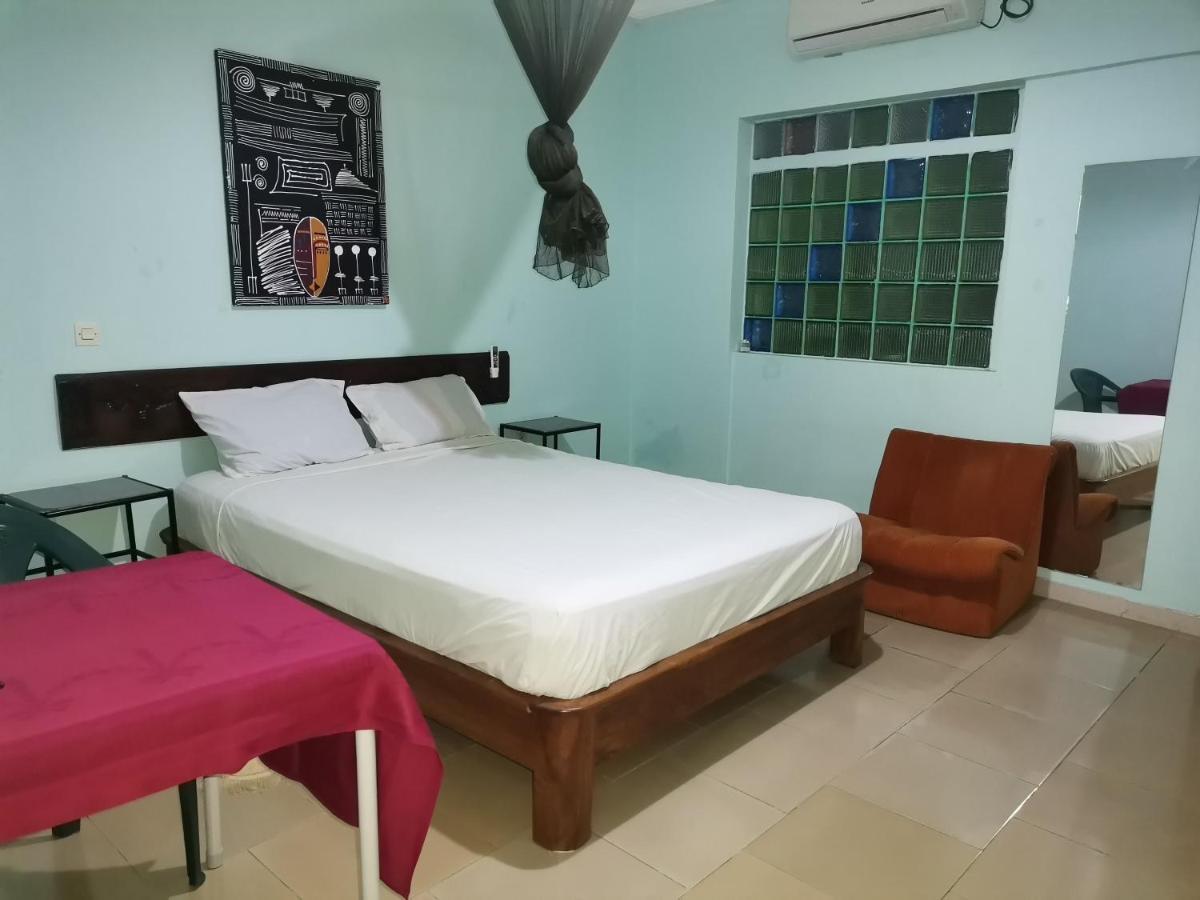 Hotel Badinca Alojamento Low Cost In Bissau Avenida Francisco Mendes Екстер'єр фото