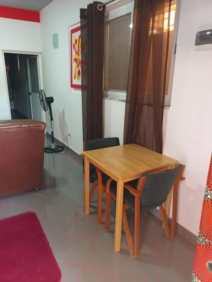 Hotel Badinca Alojamento Low Cost In Bissau Avenida Francisco Mendes Екстер'єр фото